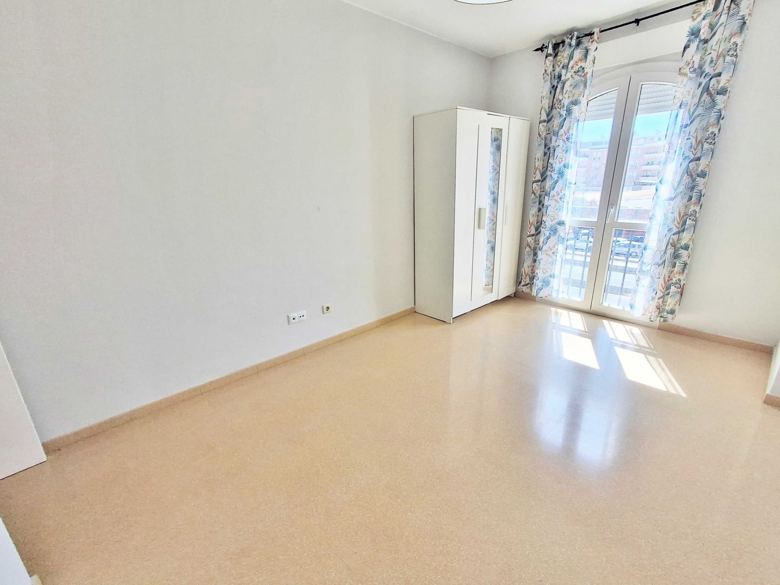 2 bedroom Flat for sale in San Luis de Sabinillas with pool - € 295,000 (Ref: 9877577)