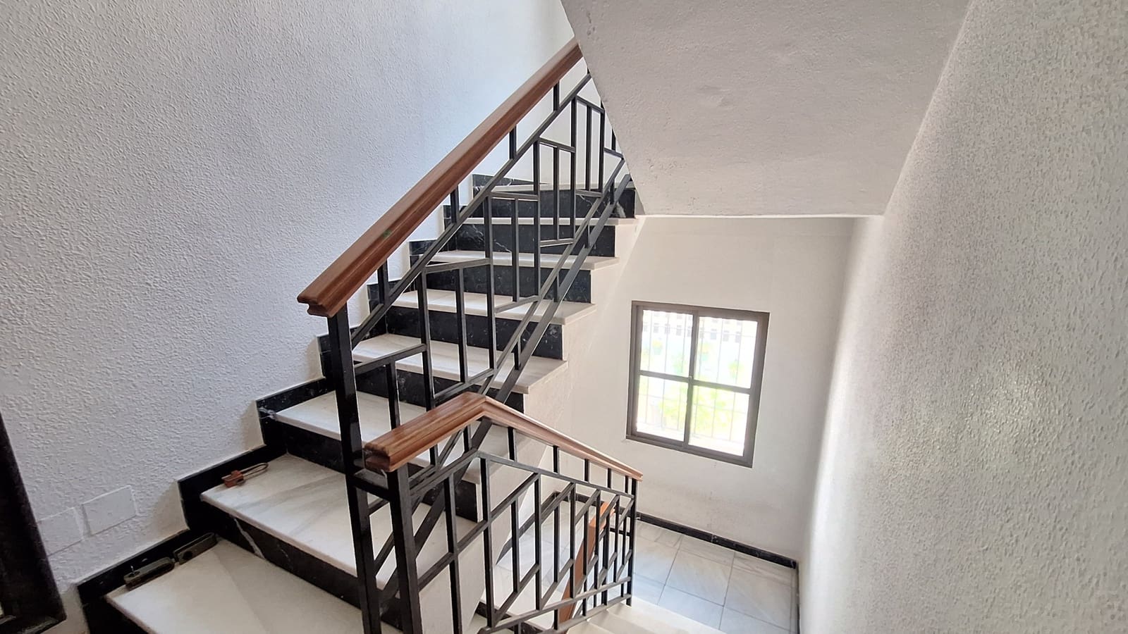 5 soveværelse Erhverv til salg i Estepona - € 930.000 (Ref: 9877581)