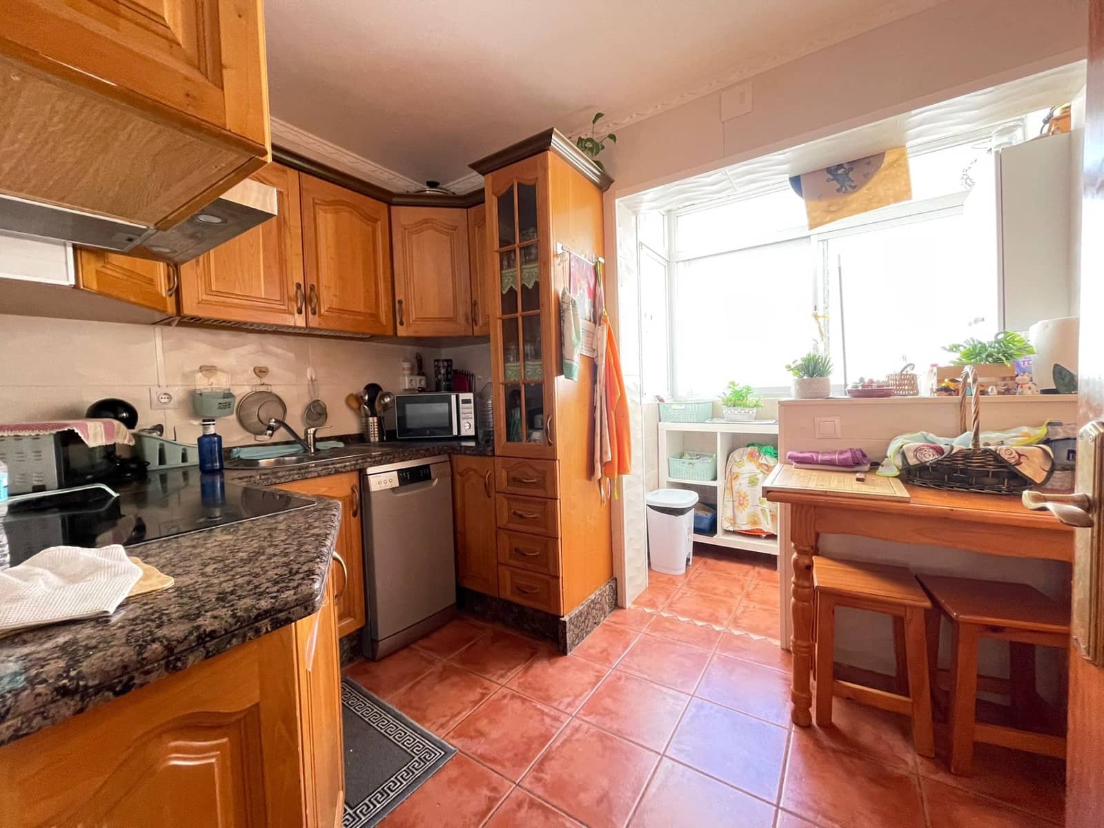 3 soveværelse Lejlighed til salg i Estepona - € 275.000 (Ref: 9877888)