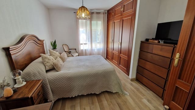 4 slaapkamer Appartement te koop in Huerta Nueva, Estepona met garage - € 550.000 (Ref: 9880311)