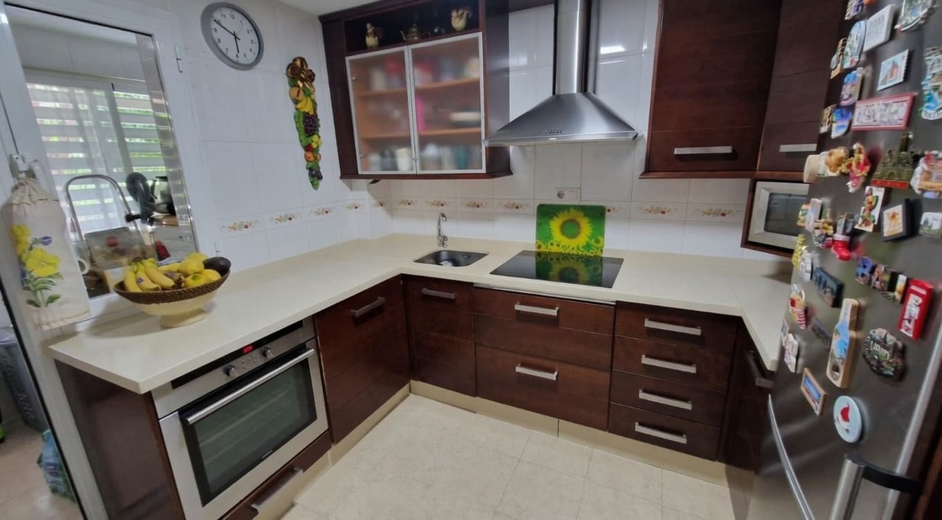 4 slaapkamer Appartement te koop in Estepona met garage - € 550.000 (Ref: 9880311)
