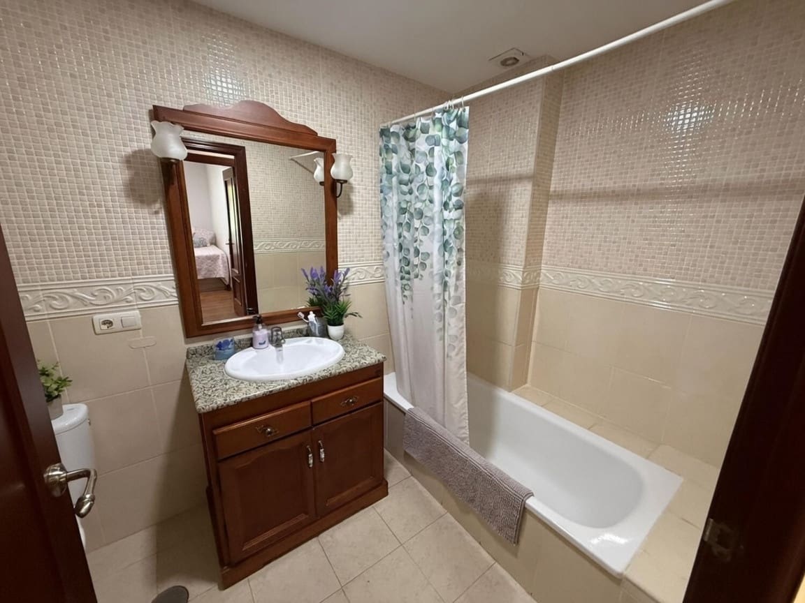 4 slaapkamer Appartement te koop in Estepona met garage - € 550.000 (Ref: 9880311)