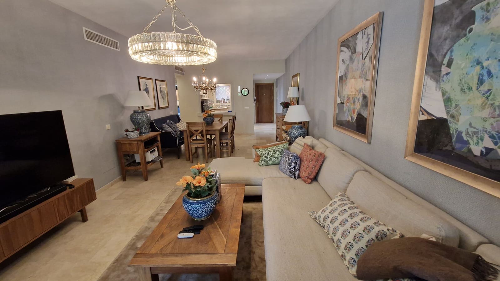2 bedroom Apartment for sale in Estepona with pool - € 360,000 (Ref: 9880312)