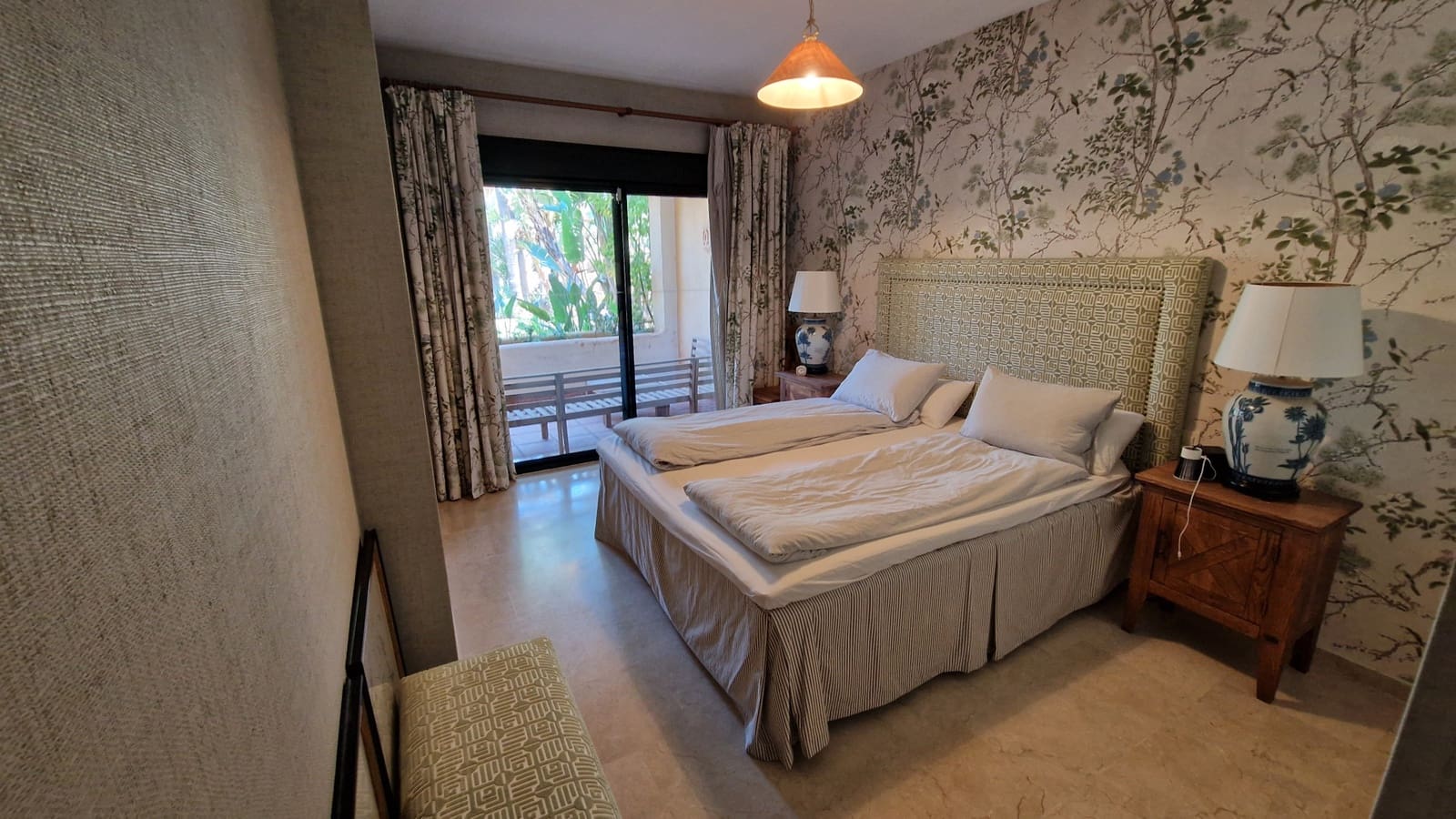 2 bedroom Apartment for sale in Estepona with pool - € 360,000 (Ref: 9880312)