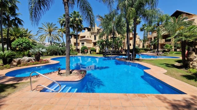 2 bedroom Apartment for sale in Estepona with pool - € 360,000 (Ref: 9880312)