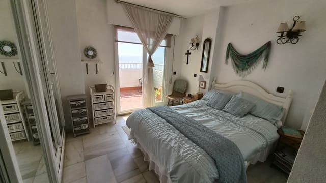 2 quarto Apartamento para venda em Estepona com piscina - 450 000 € (Ref: 9895184)