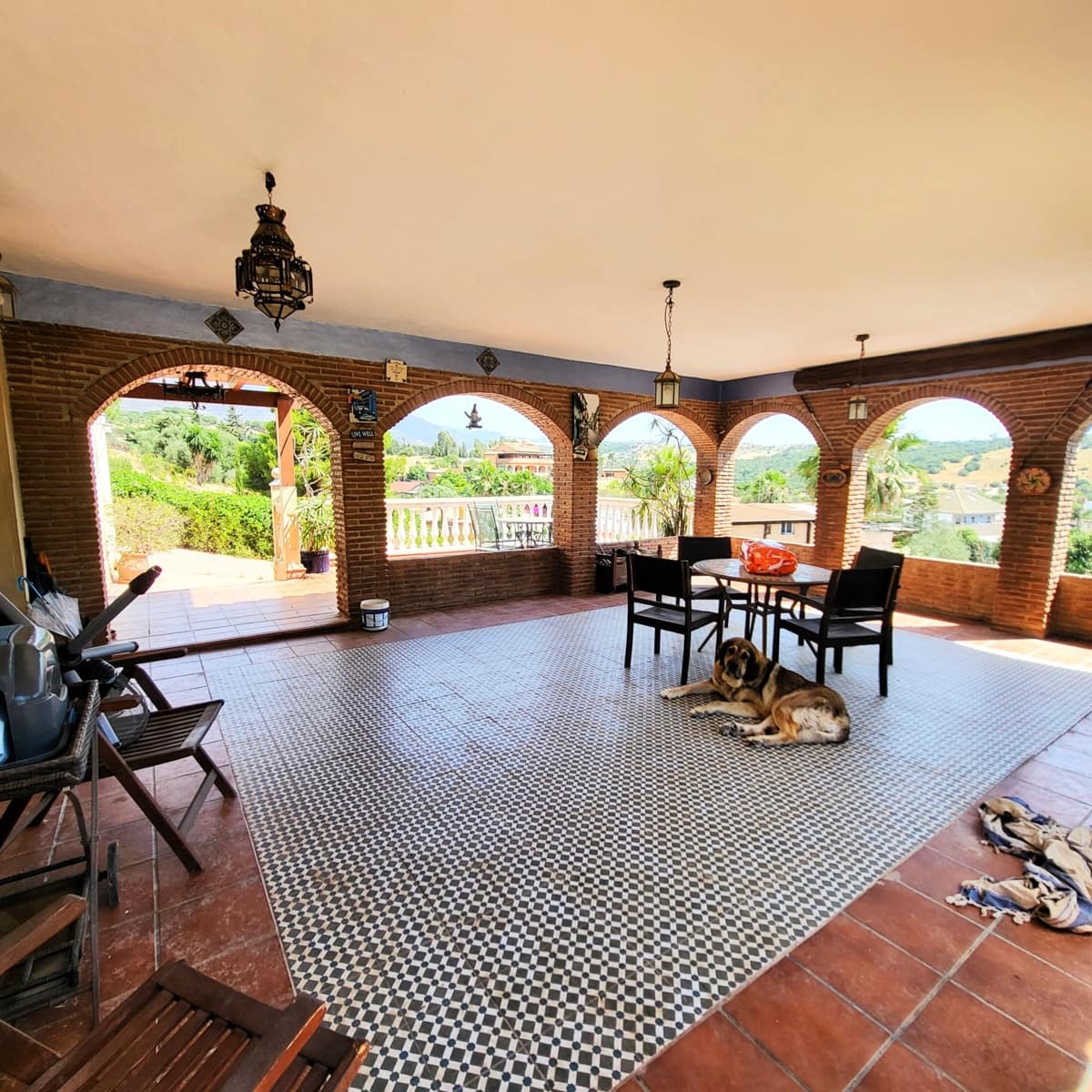 Chalet de 5 habitaciones en Estepona en venta con piscina - 1.260.000 € (Ref: 9921100)