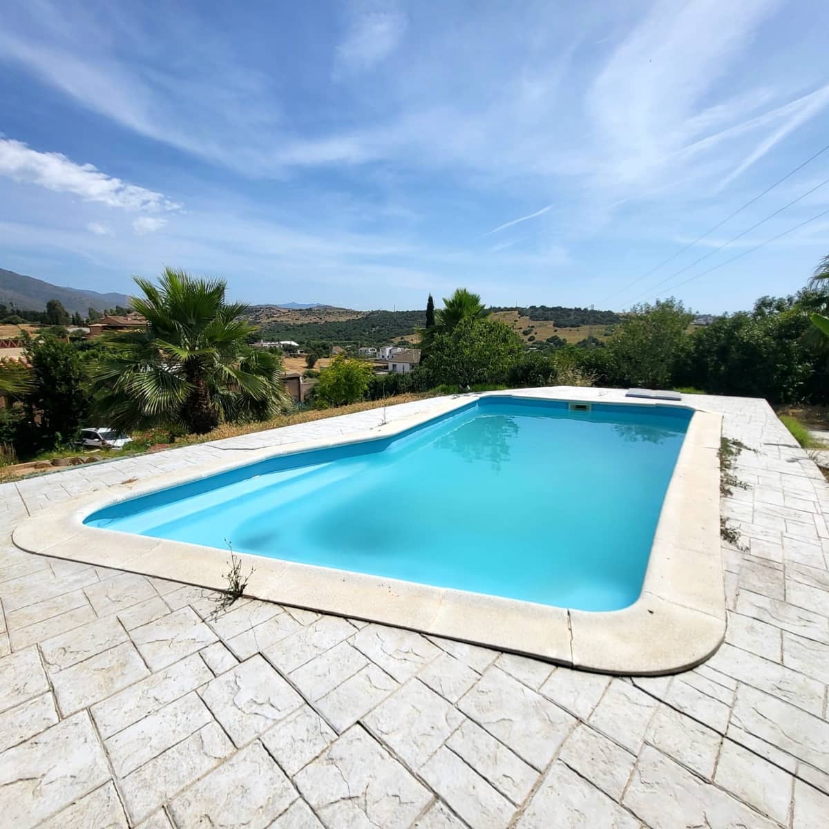 Chalet de 5 habitaciones en Estepona en venta con piscina - 1.260.000 € (Ref: 9921100)