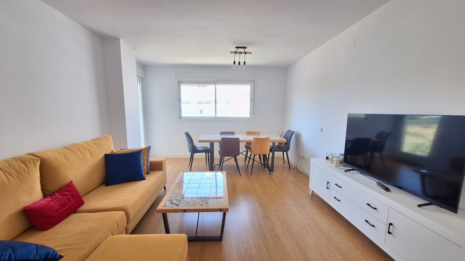 Piso de 3 habitaciones en Estepona en venta con piscina garaje - 384.500 € (Ref: 9921507)