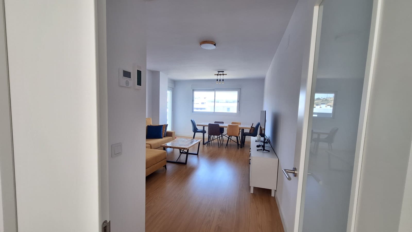 Piso de 3 habitaciones en Estepona en venta con piscina garaje - 384.500 € (Ref: 9921507)