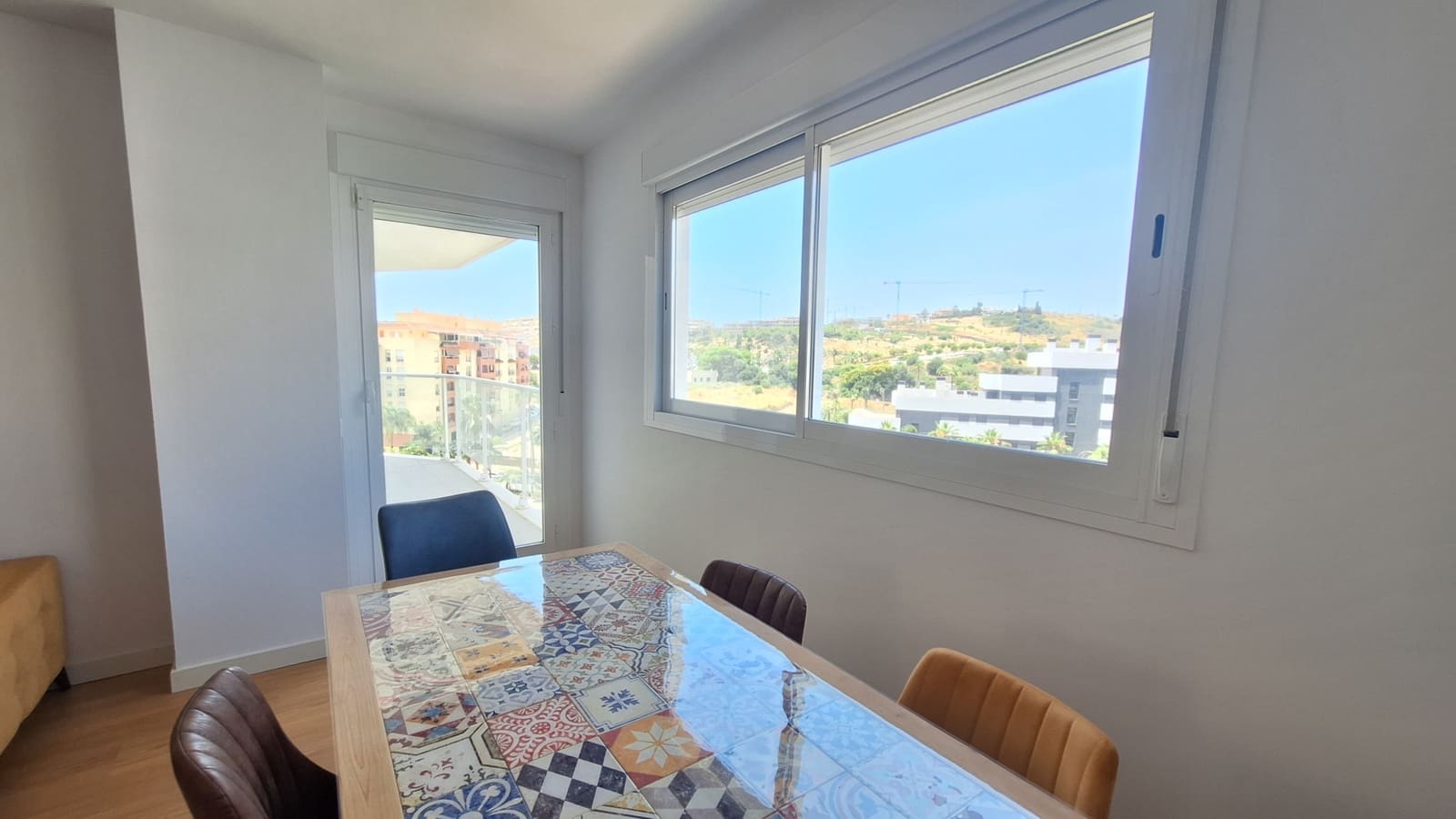 Piso de 3 habitaciones en Estepona en venta con piscina garaje - 384.500 € (Ref: 9921507)