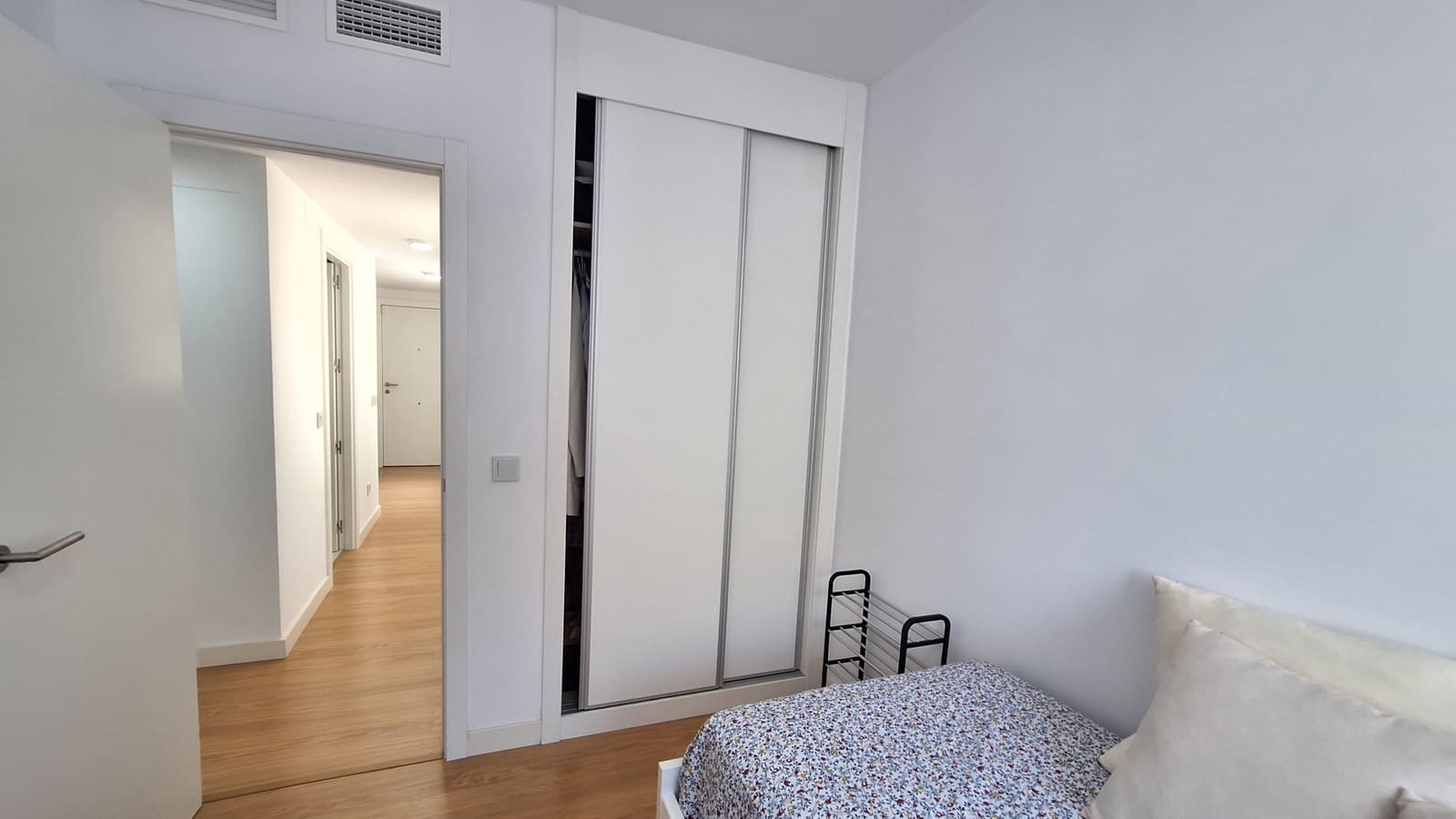 Piso de 3 habitaciones en Estepona en venta con piscina garaje - 384.500 € (Ref: 9921507)