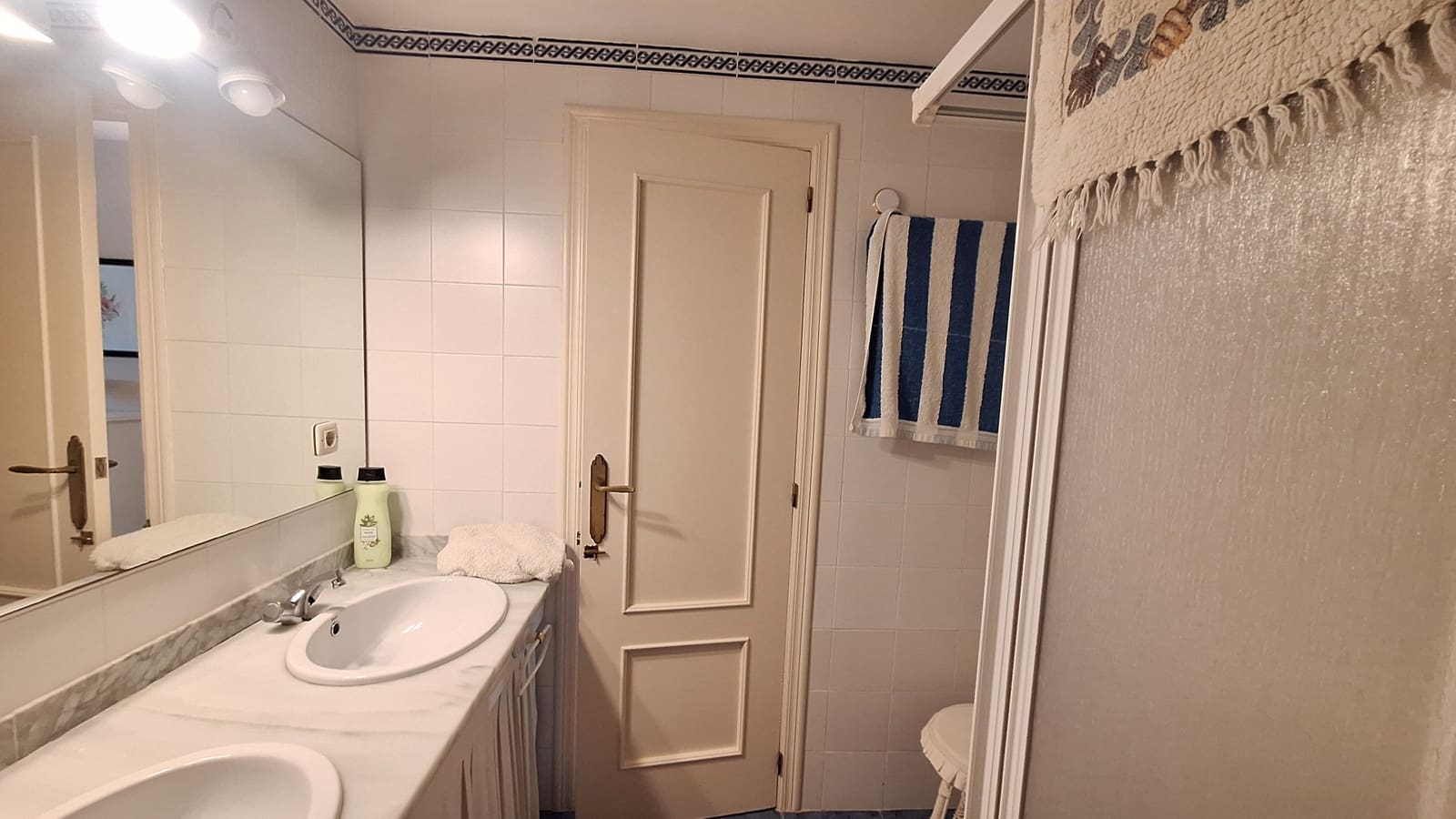 4 bedroom Townhouse for sale in Estepona with pool garage - € 680,000 (Ref: 9921508)
