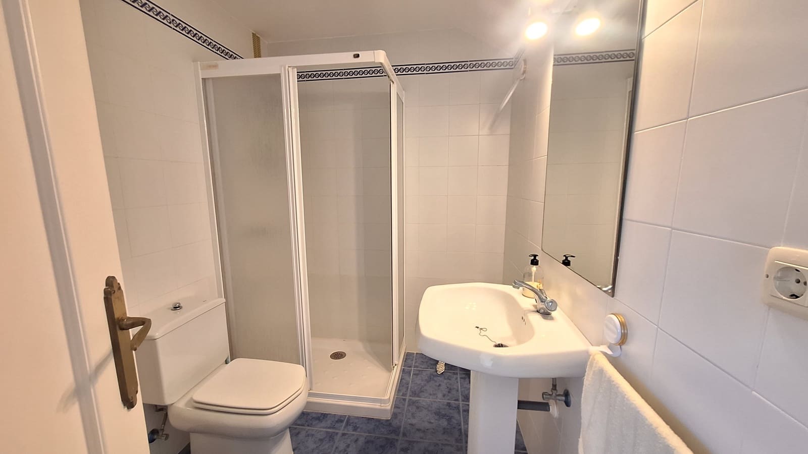4 bedroom Townhouse for sale in Estepona with pool garage - € 680,000 (Ref: 9921508)