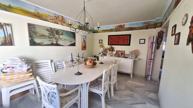 4 bedroom Townhouse for sale in Estepona with pool garage - € 692,000 (Ref: 9921508)