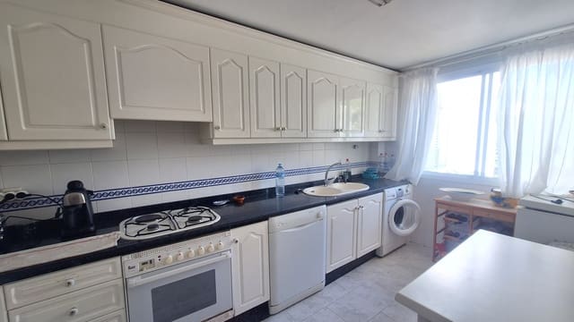 4 bedroom Townhouse for sale in Estepona with pool garage - € 692,000 (Ref: 9921508)
