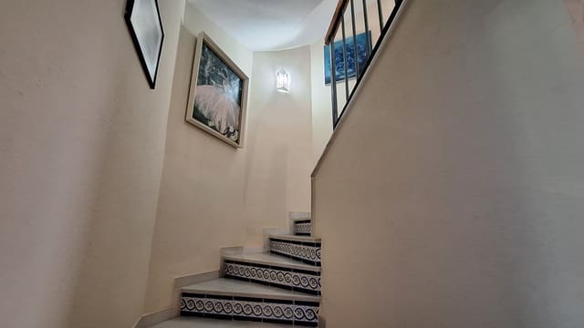 4 bedroom Townhouse for sale in Estepona with pool garage - € 692,000 (Ref: 9921508)