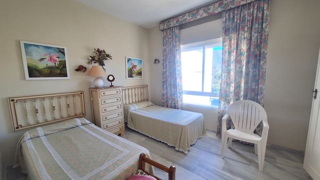 4 bedroom Townhouse for sale in Estepona with pool garage - € 692,000 (Ref: 9921508)
