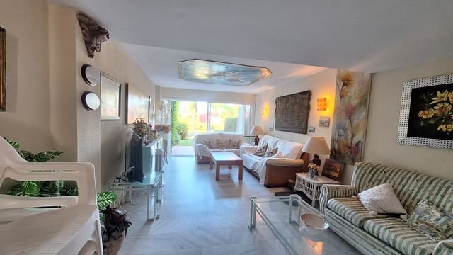 4 bedroom Townhouse for sale in Estepona with pool garage - € 692,000 (Ref: 9921508)