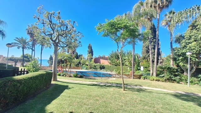 4 bedroom Townhouse for sale in Estepona with pool garage - € 692,000 (Ref: 9921508)