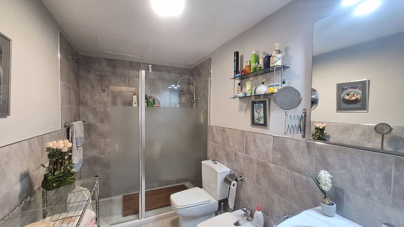 3 bedroom Townhouse for sale in Bel-Air with pool garage - € 550,000 (Ref: 9932408)
