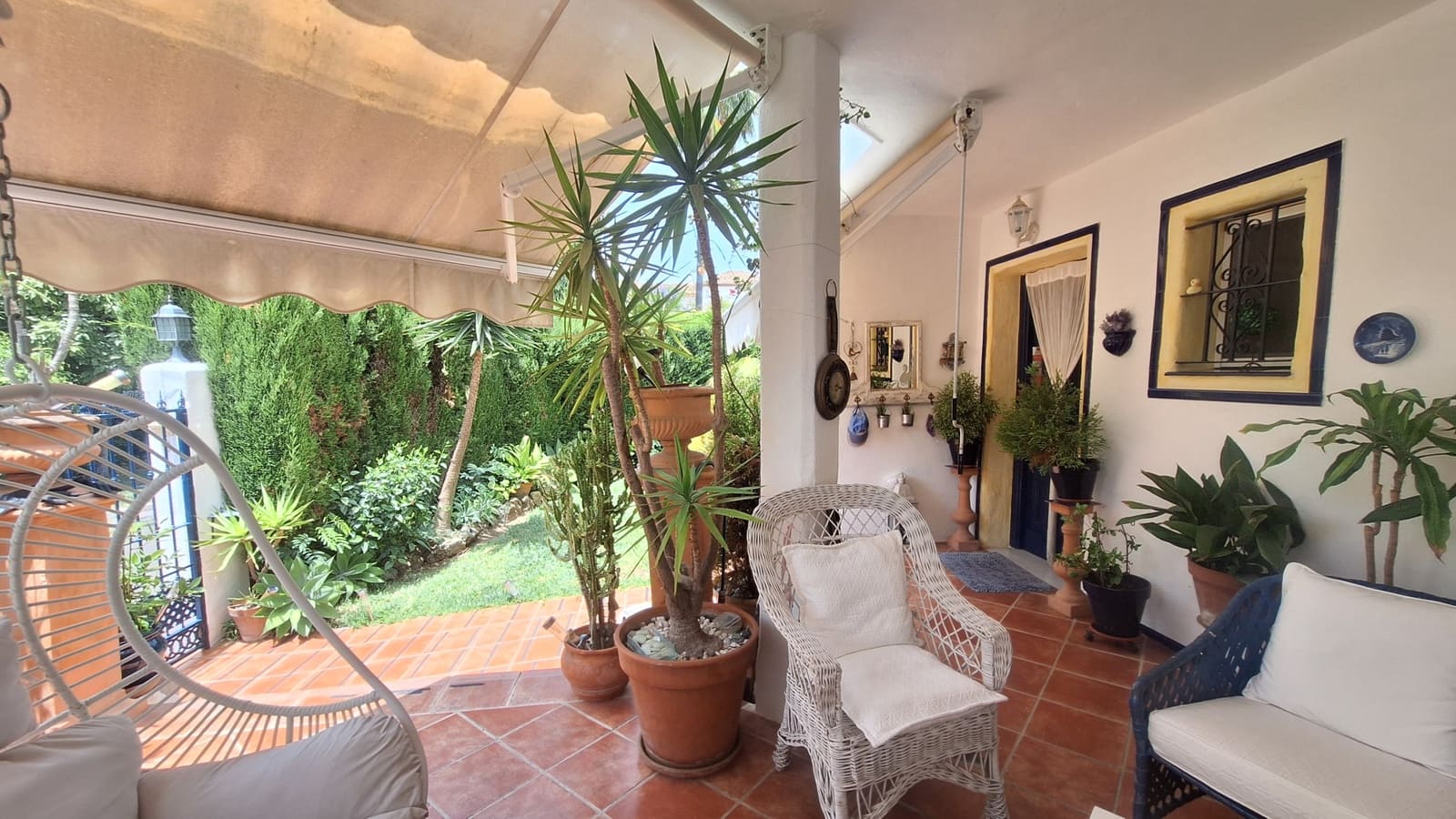 3 bedroom Townhouse for sale in Bel-Air with pool garage - € 550,000 (Ref: 9932408)