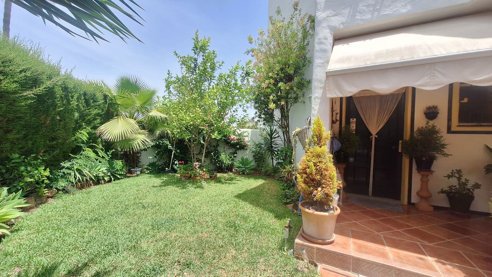 3 bedroom Townhouse for sale in Bel-Air with pool garage - € 550,000 (Ref: 9932408)