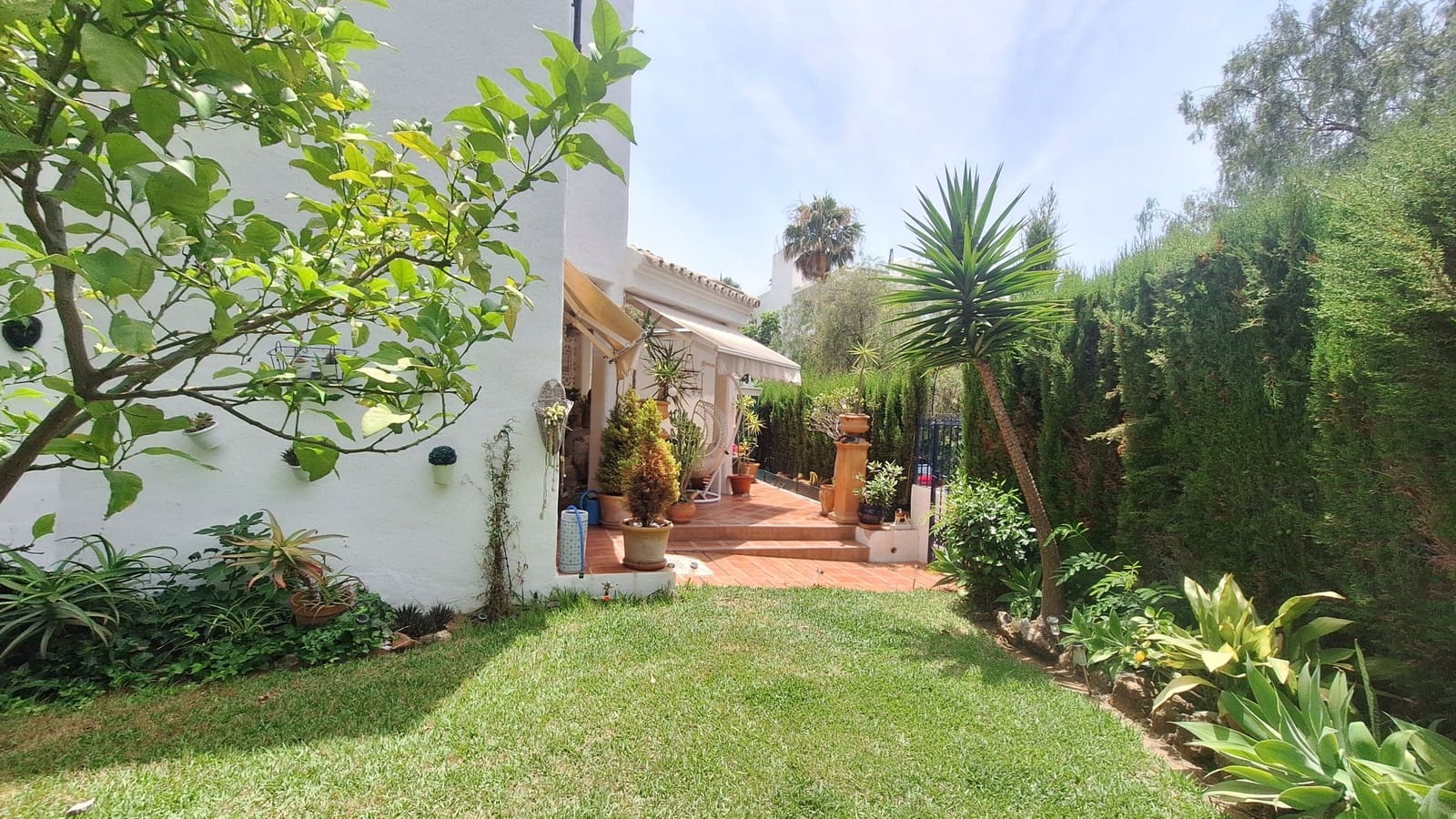 3 bedroom Townhouse for sale in Bel-Air with pool garage - € 550,000 (Ref: 9932408)