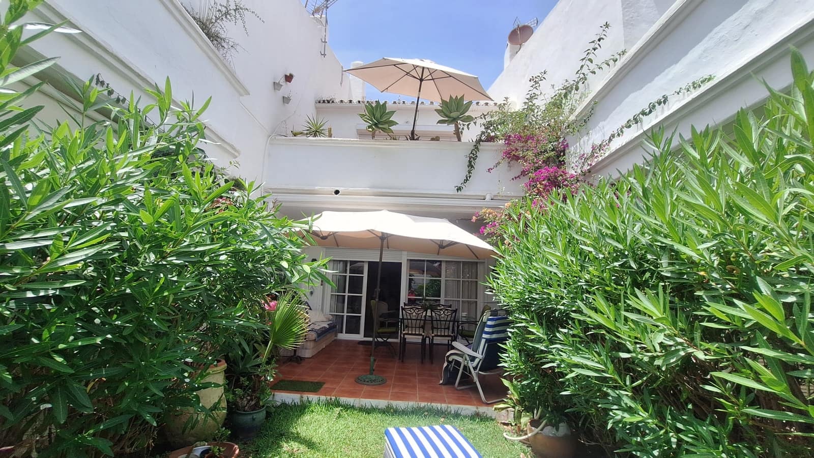 3 bedroom Townhouse for sale in Bel-Air with pool garage - € 550,000 (Ref: 9932408)