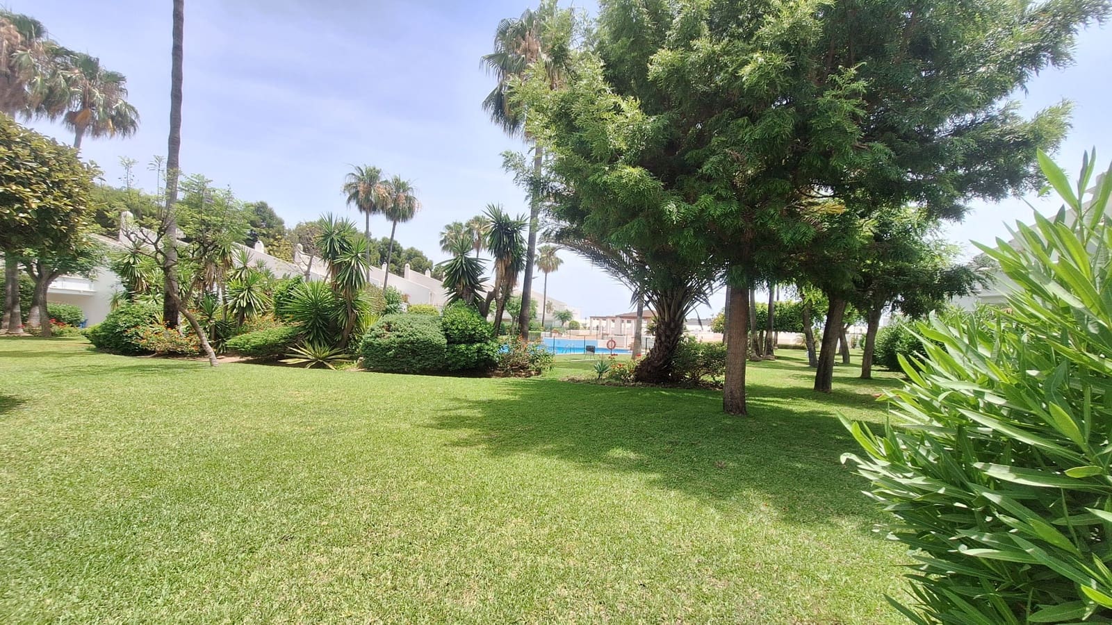 3 bedroom Townhouse for sale in Bel-Air with pool garage - € 550,000 (Ref: 9932408)