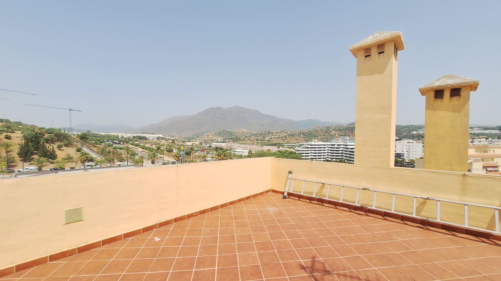6 sovrum Hus till salu i Estepona med garage - 685 000 € (Ref: 9981652)