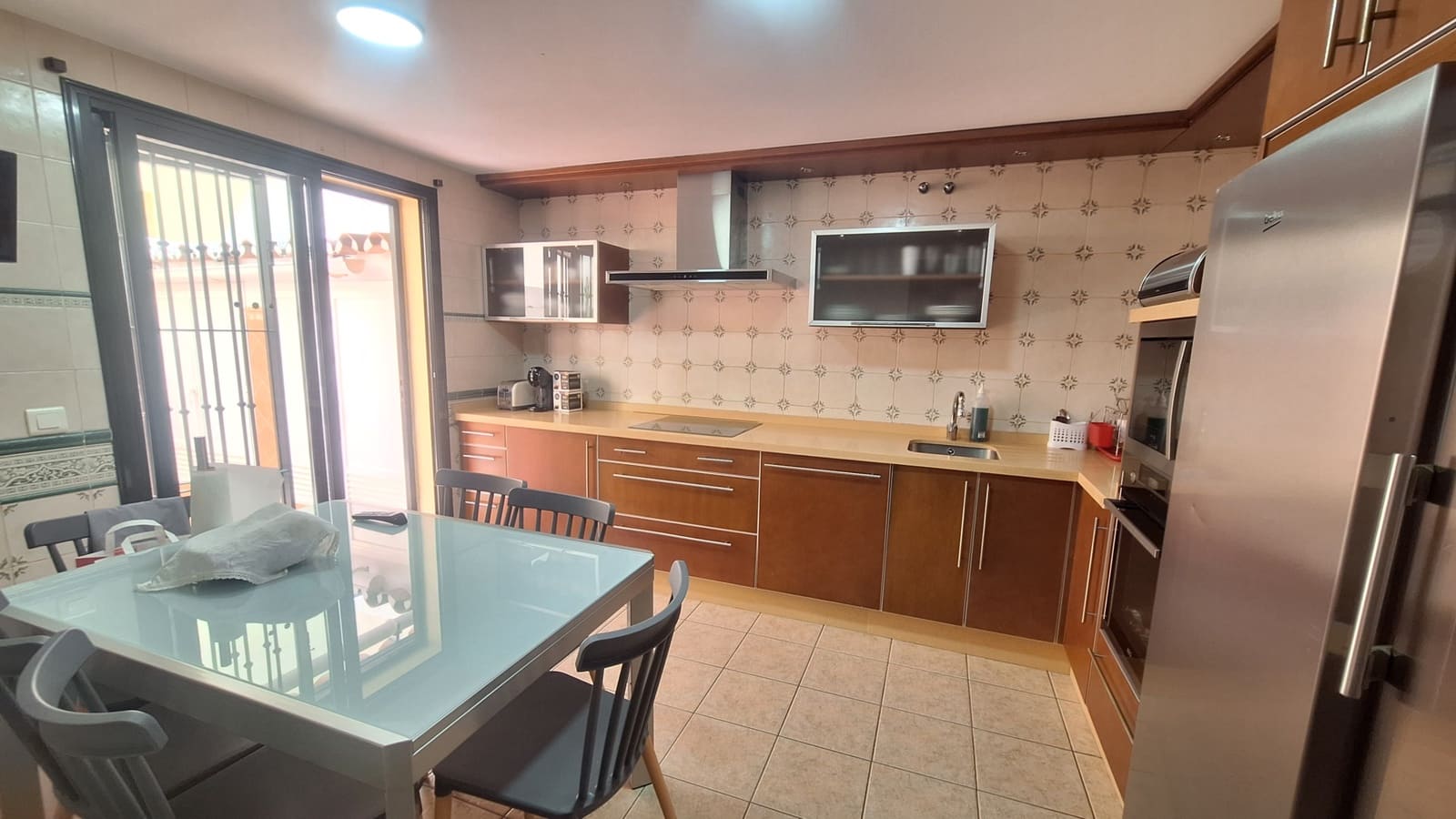 6 sovrum Hus till salu i Estepona med garage - 685 000 € (Ref: 9981652)