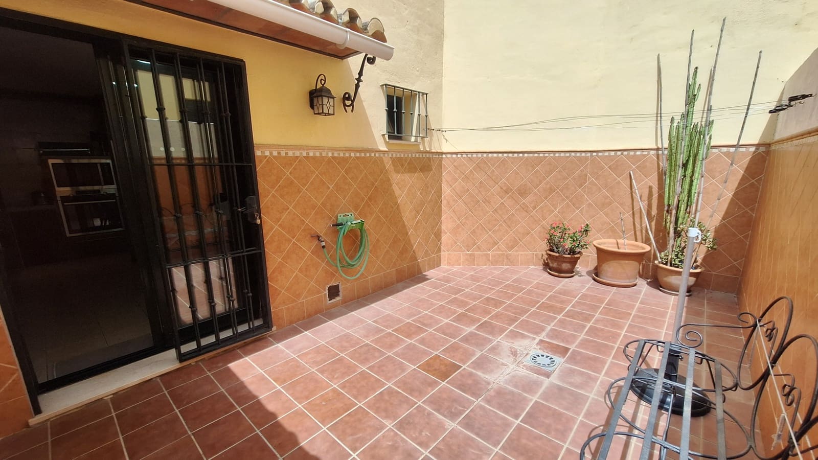 6 sovrum Hus till salu i Estepona med garage - 685 000 € (Ref: 9981652)
