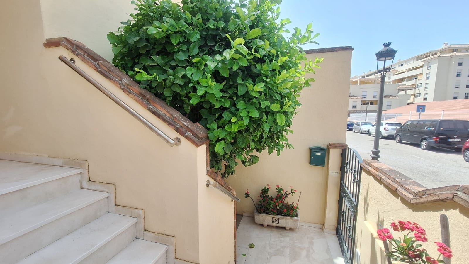 6 sovrum Hus till salu i Estepona med garage - 685 000 € (Ref: 9981652)