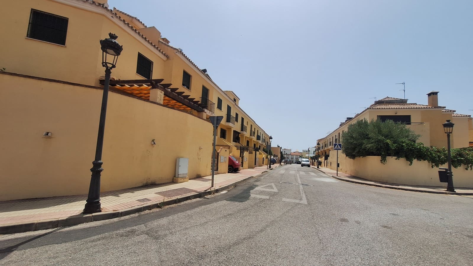 6 sovrum Hus till salu i Estepona med garage - 685 000 € (Ref: 9981652)