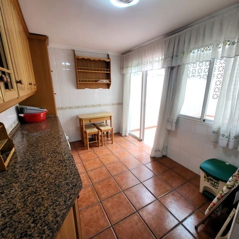4 quarto Apartamento para venda em Estepona com piscina garagem - 490 000 € (Ref: 9983787)