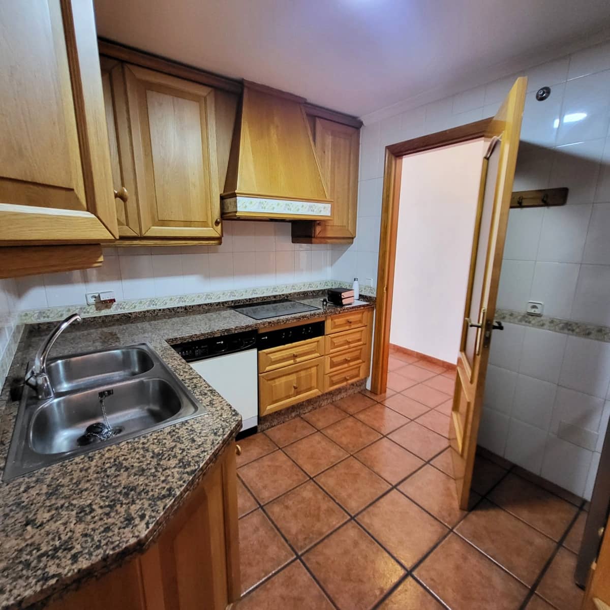 4 quarto Apartamento para venda em Estepona com piscina garagem - 490 000 € (Ref: 9983787)