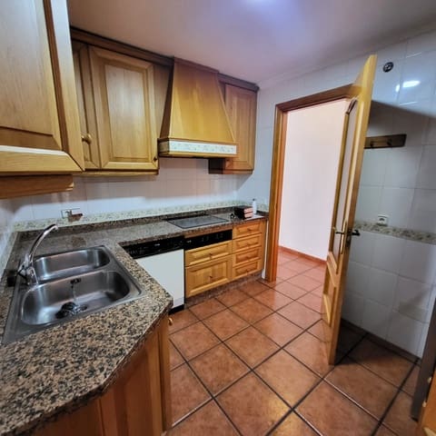 4 quarto Apartamento para venda em Estepona com piscina garagem - 490 000 € (Ref: 9983787)
