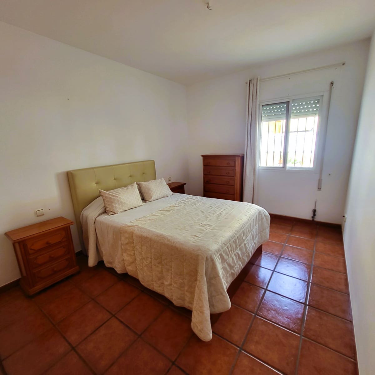 4 quarto Apartamento para venda em Estepona com piscina garagem - 490 000 € (Ref: 9983787)