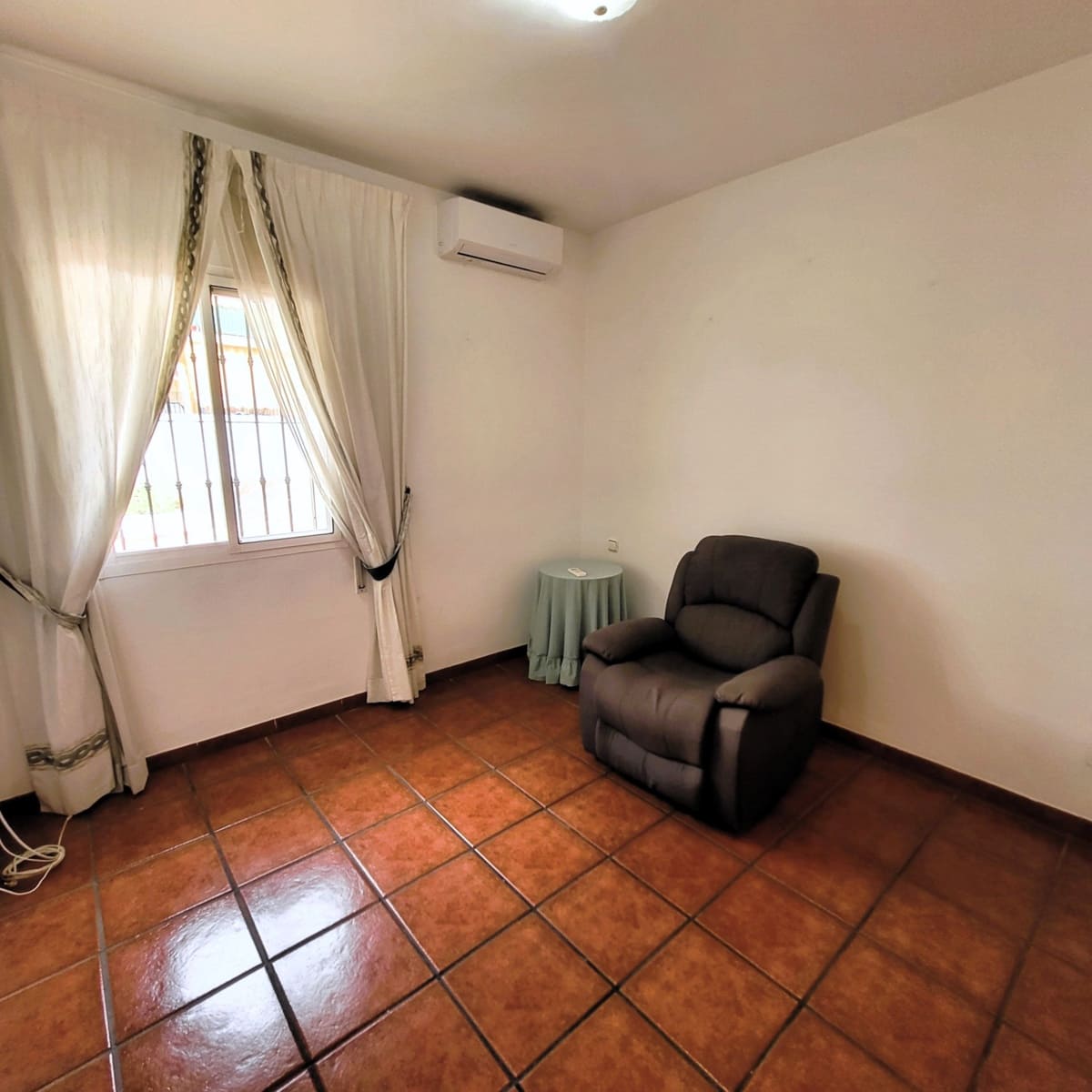 4 quarto Apartamento para venda em Estepona com piscina garagem - 490 000 € (Ref: 9983787)