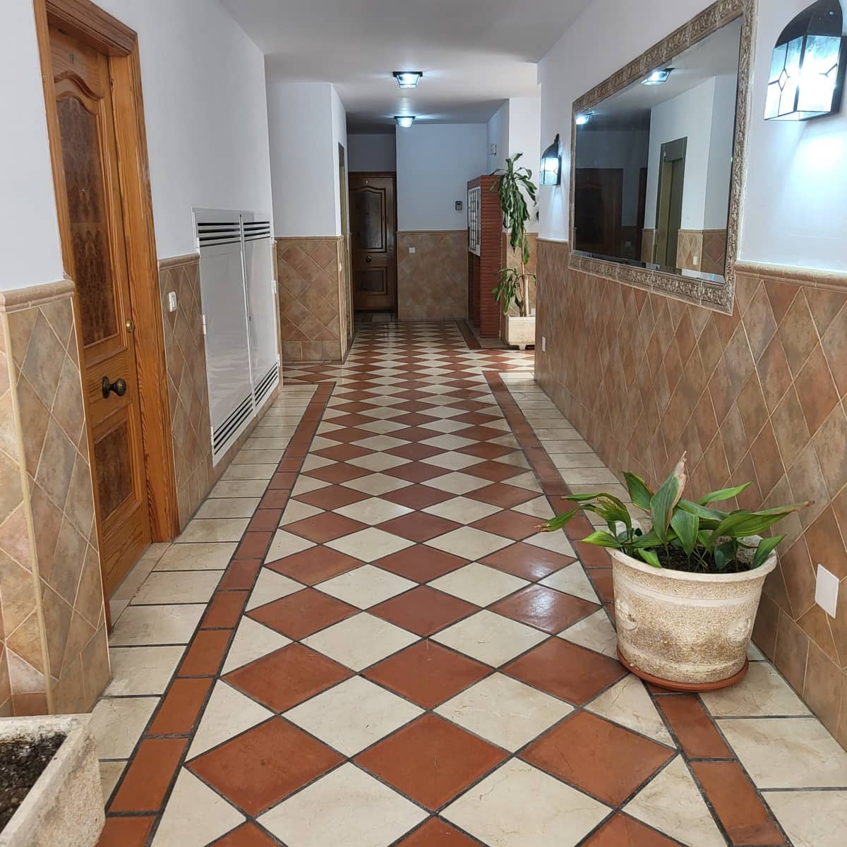 4 quarto Apartamento para venda em Estepona com piscina garagem - 490 000 € (Ref: 9983787)