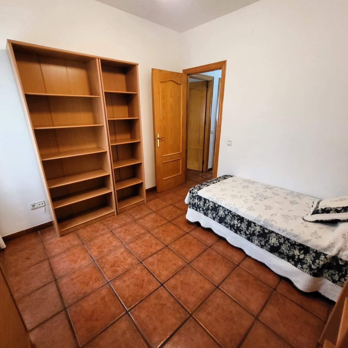 4 quarto Apartamento para venda em Estepona com piscina garagem - 490 000 € (Ref: 9983787)