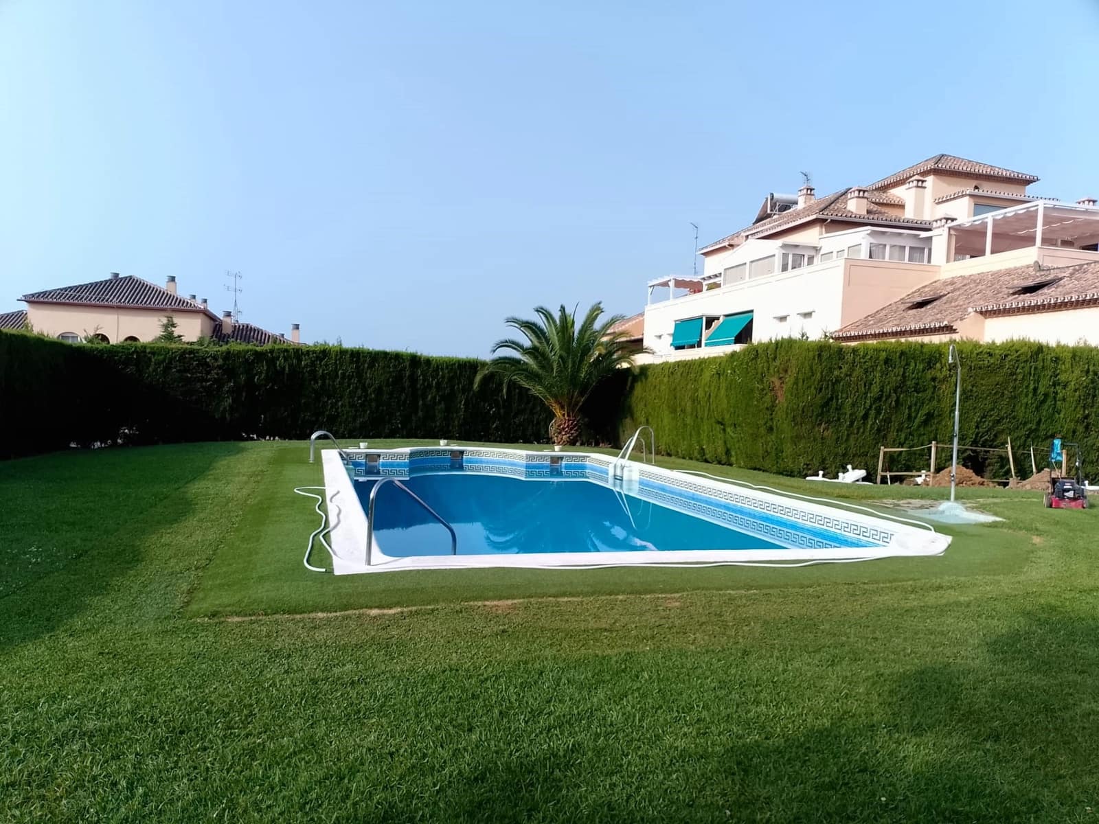 4 quarto Apartamento para venda em Estepona com piscina garagem - 490 000 € (Ref: 9983787)
