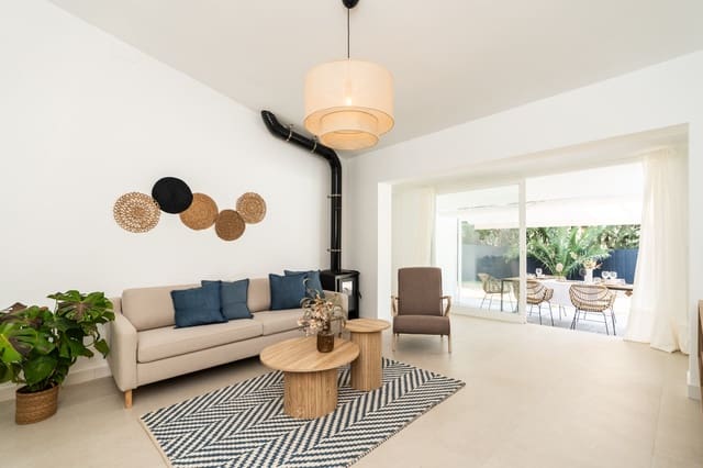 3 Zimmer Villa zu verkaufen in Estepona mit Pool Garage - 849.000 € (Ref: 9984243)