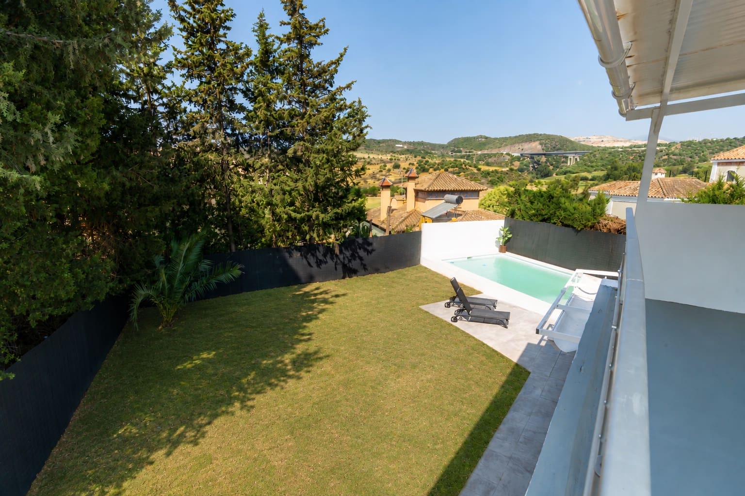 3 bedroom Villa for sale in Estepona with pool garage - € 849,000 (Ref: 9984243)