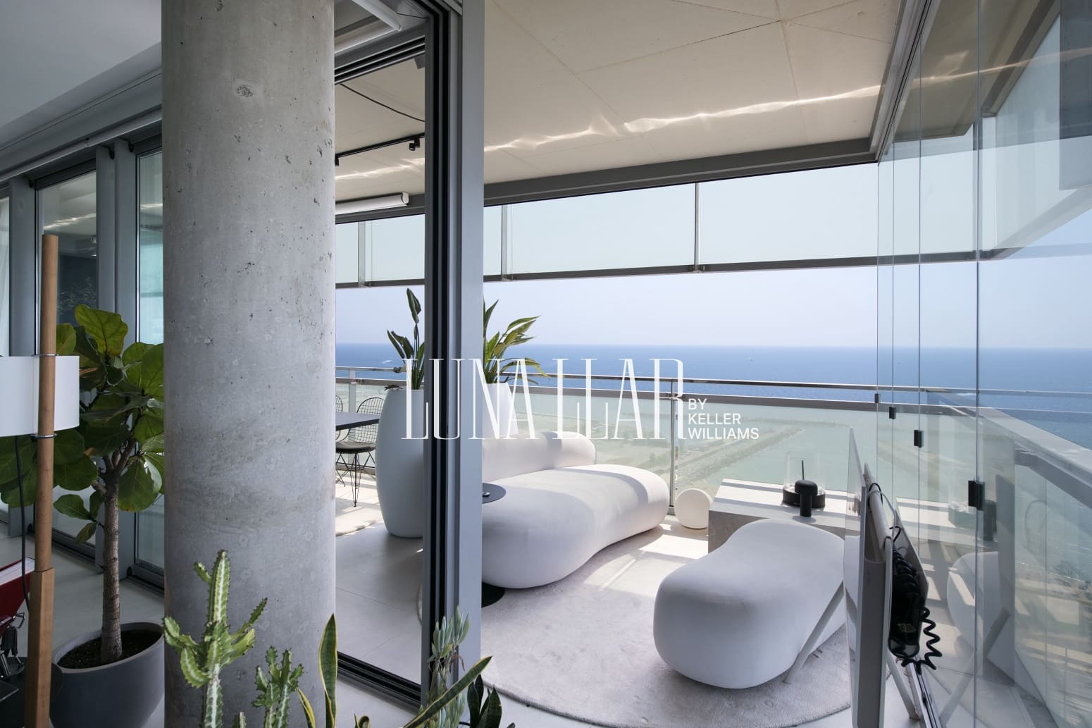 2 bedroom Flat for sale in Barcelona city with garage - € 2,950,000 (Ref: 10040709)