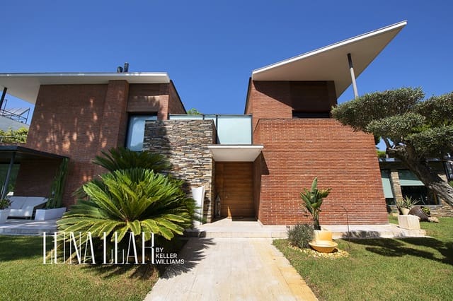 4 makuuhuone Huvila myytävänä paikassa Castelldefels mukana uima-altaan - 2 900 000 € (Ref: 10061401)