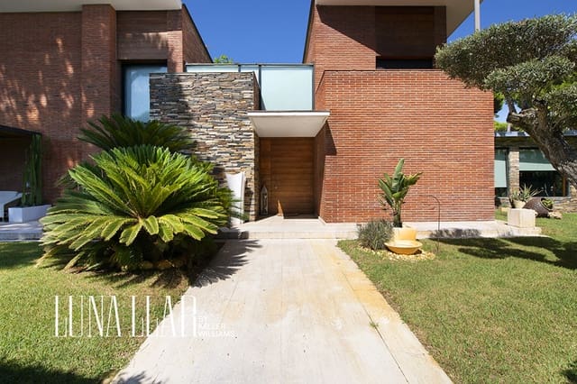 4 makuuhuone Huvila myytävänä paikassa Castelldefels mukana uima-altaan - 2 900 000 € (Ref: 10061401)