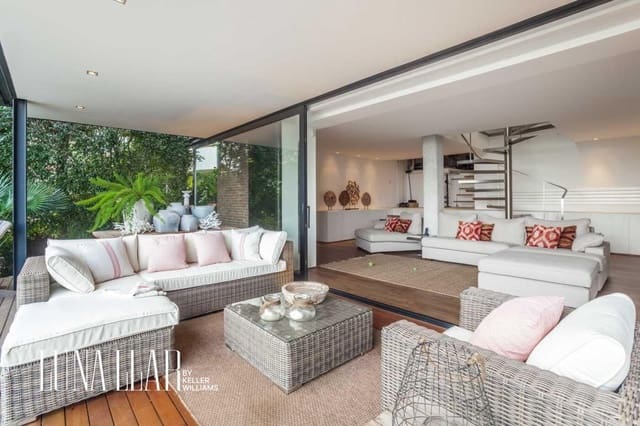 4 slaapkamer Villa te koop in Castelldefels - € 1.850.000 (Ref: 10080554)