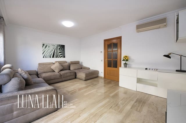 4 chambre Villa/Maison à vendre à Castelldefels avec piscine garage - 695 000 € (Ref: 10101893)
